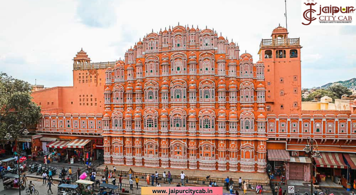 Jaipur Travel Sightseeing in Hawa Mahal 