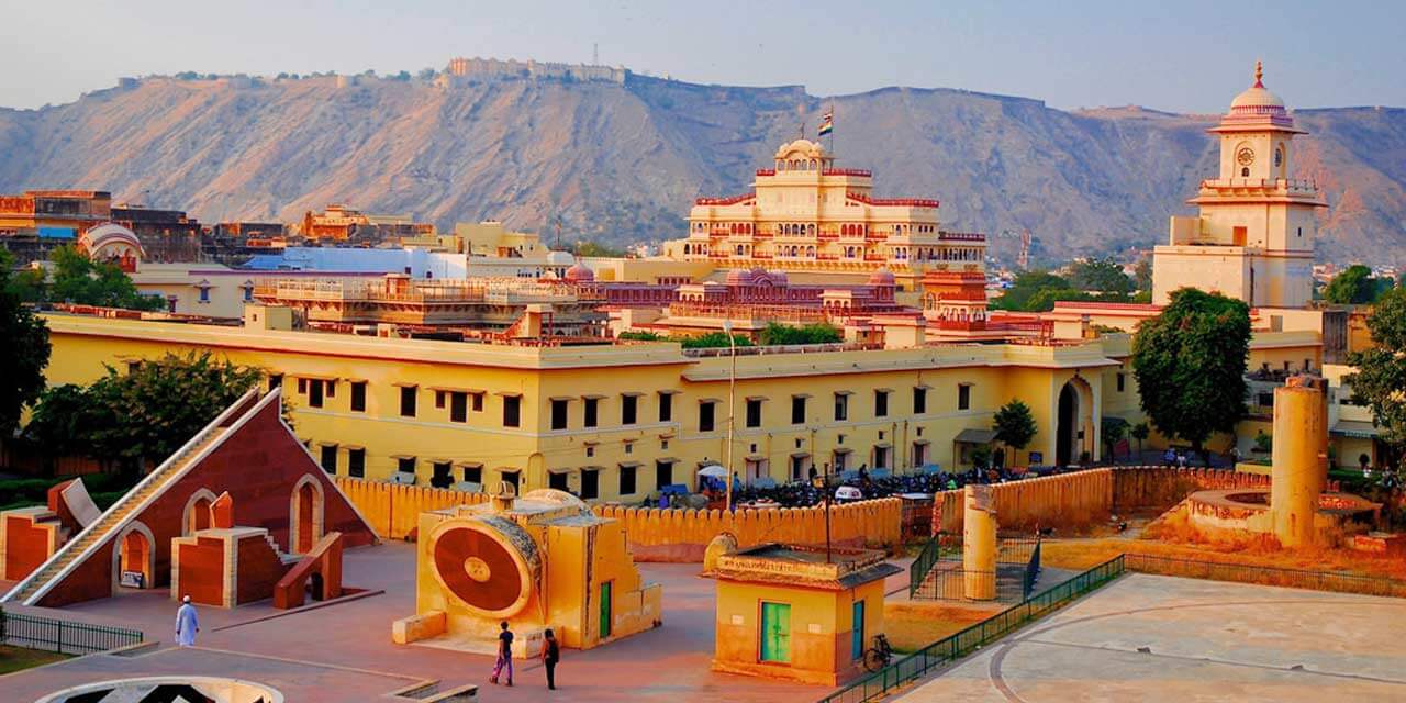 Jaipur sightseeing taxi package